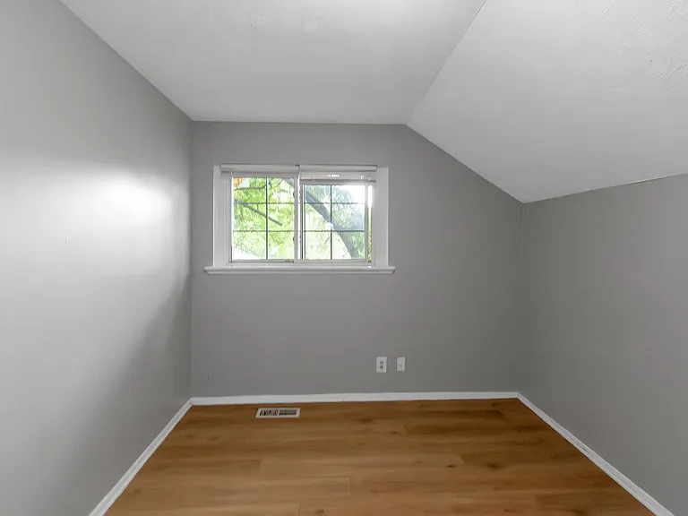 3325 Valley Bend Rd — Photo 28