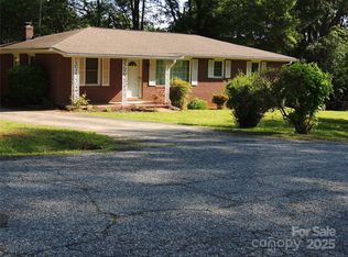 119 Jackson St, Forest City, NC 28043