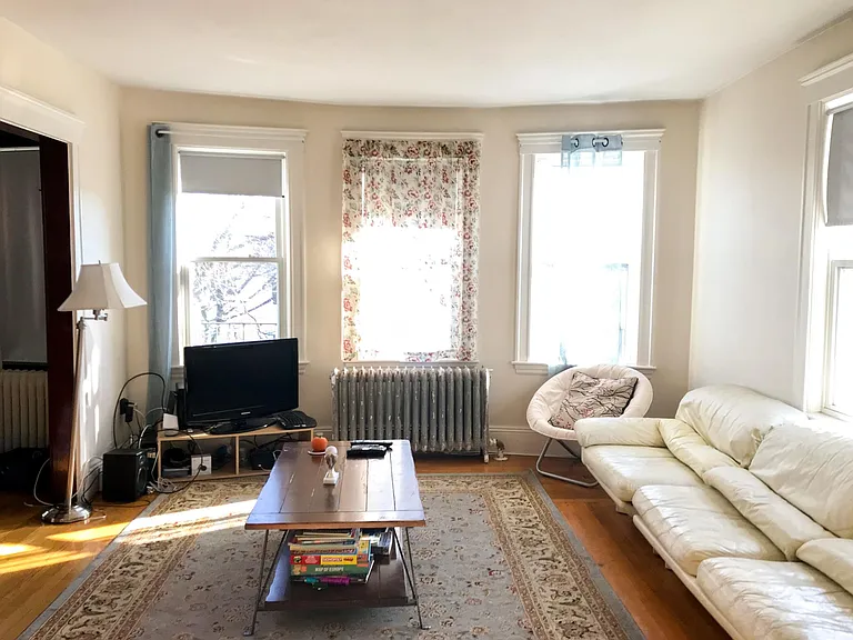 25 Lake St #2 — Photo 1