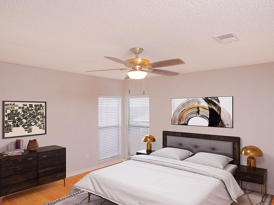 Large bedroom with walk-in closet