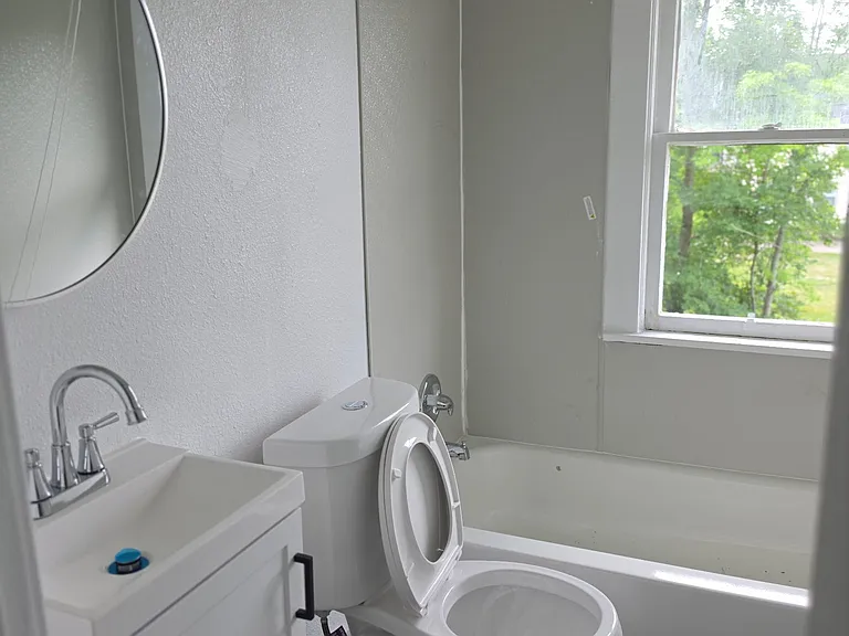 3411 E 116th St #2 — Photo 2