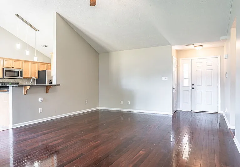 131 River Birch Ln — Photo 3
