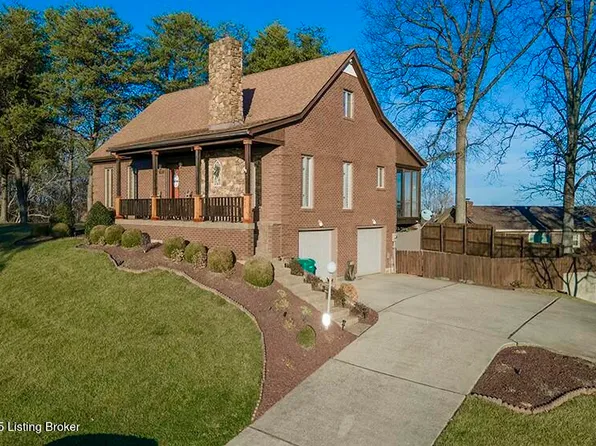 8201 Regal Pine Ct, Louisville, KY 40214