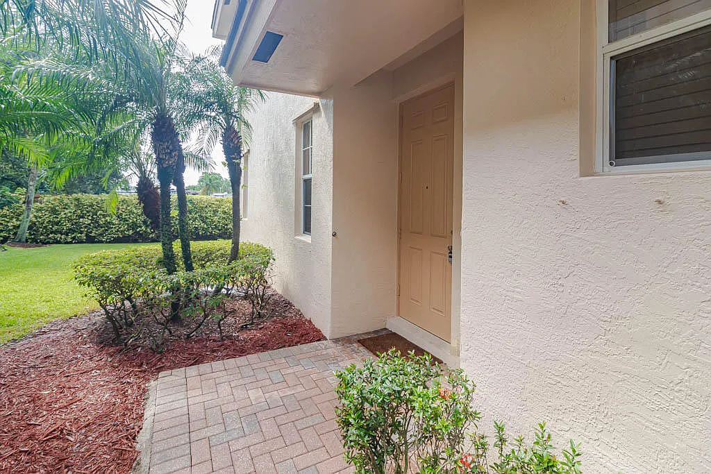 4 bed, 3.0 bath, 1699 sqft, $2,900 — Photo 4
