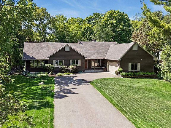 2nd image of 4400 Shady Ln