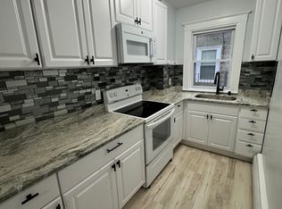 8 Ropes St APT 2, Salem, MA 01970