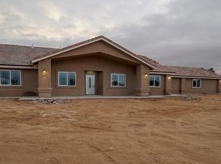 9585 E Lilac Rd, Oak Hills, CA 92344