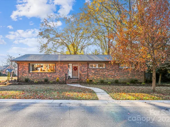 5001 Currituck Dr, Charlotte, NC 28210