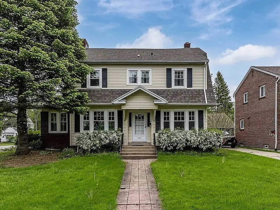 464 Roycroft Blvd