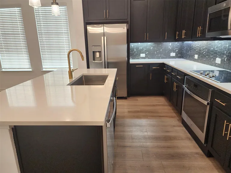 627 Redwood Way — Photo 5