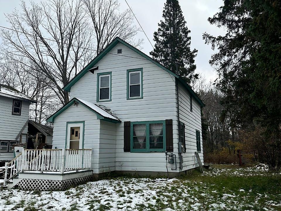 1st image of 607 Leonard St