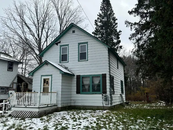 607 Leonard St, Ironwood, MI 49938