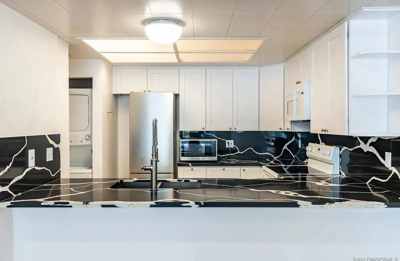 1 bed, 917 sqft, $3,500 — Photo 4