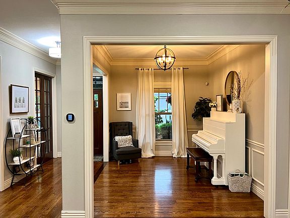 2nd image of 1803 Hayfield Ave