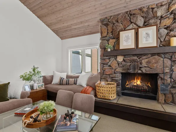 569 Wildflower Condo Dr, Sun Valley, ID 83353