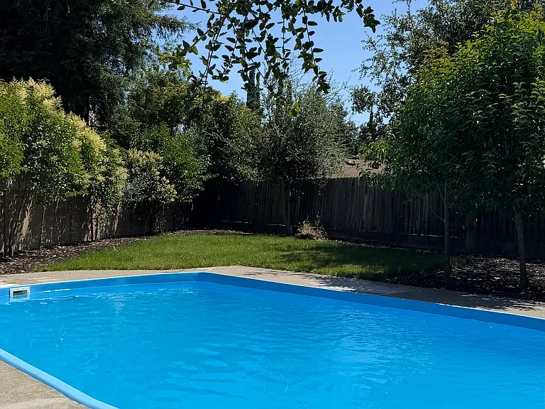 4415 Dove Ct — Photo 2