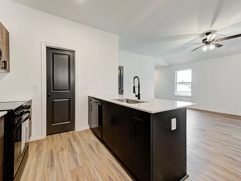 506 N Canyon Ter — Photo 13