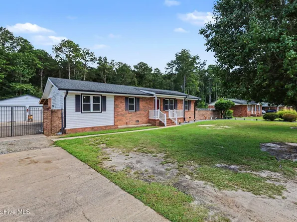 200 Paceville Road, Selma, NC 27576