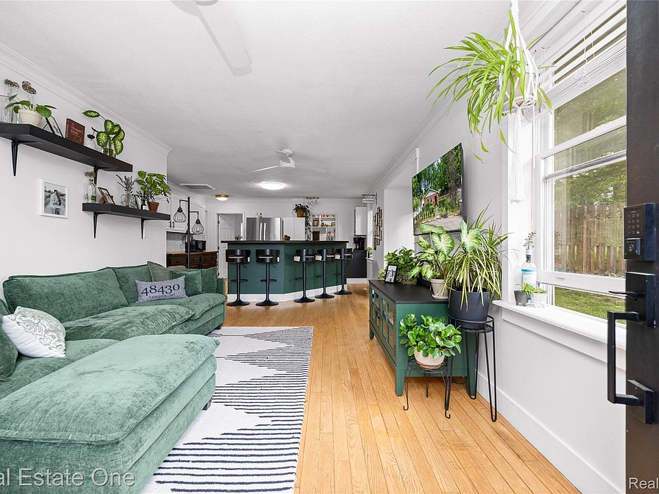 225 1st St, photo 7