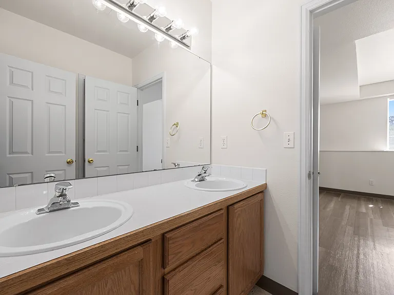 Glenmoor Townhomes — Photo 39