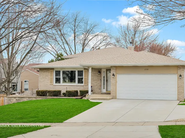 1750 Apple Valley Rd, Bolingbrook, IL 60490