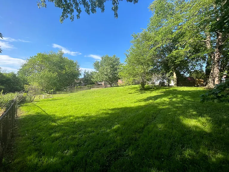 1082 Eddystone Ave — Photo 9