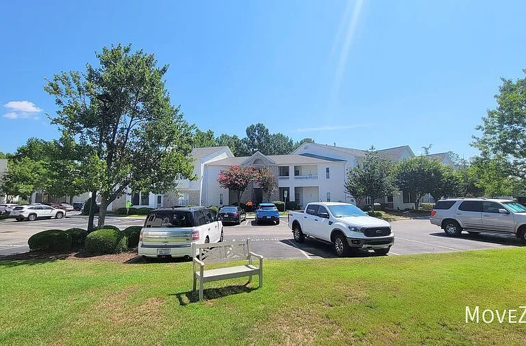 210 Fullford Ln #102 — Photo 2