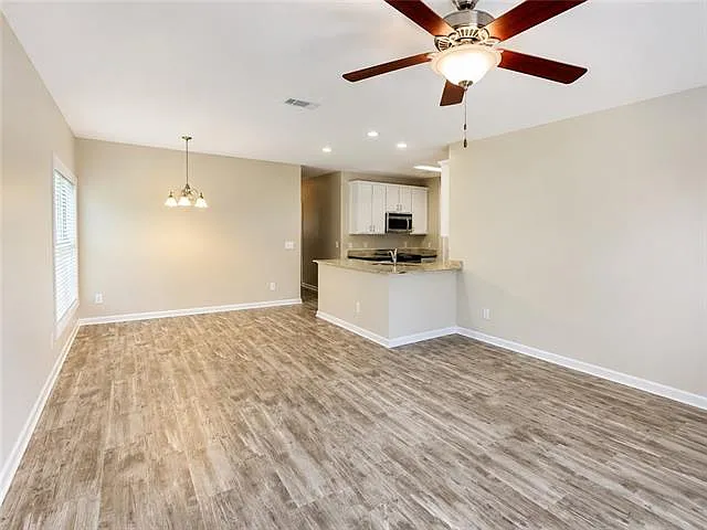 443 Juliette Ln — Photo 3