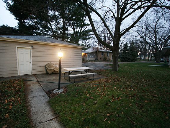 3rd image of 15118 S Park Ave