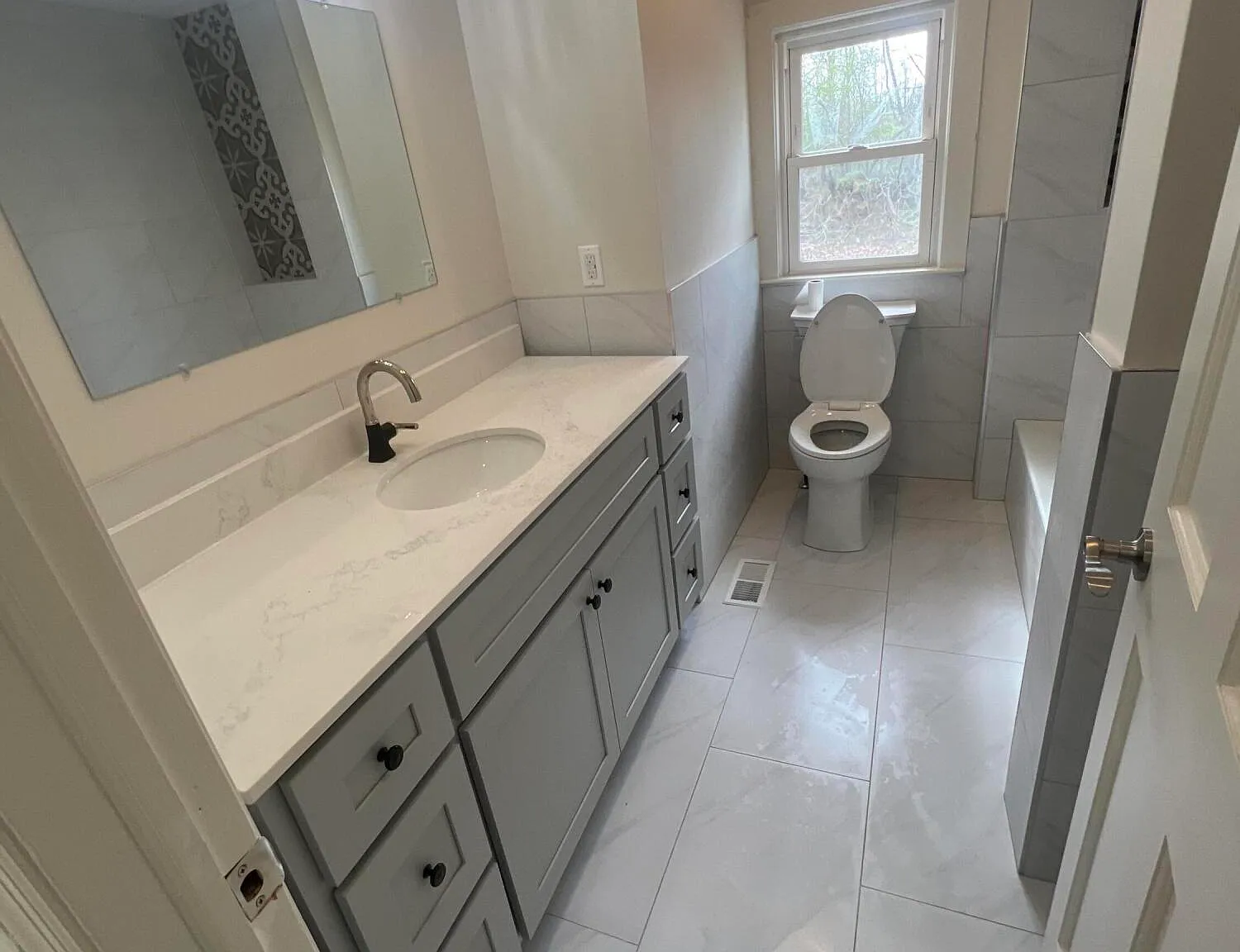 3 bed, 1153 sqft, $3,400 — Photo 3