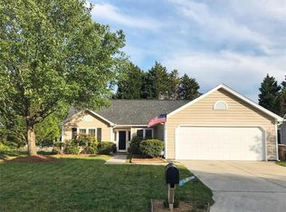 6 Hickory Knoll Ct, Greensboro, NC 27407