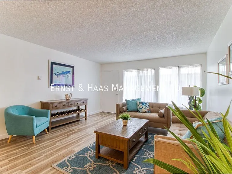 5500 Ackerfield Ave #307 — Photo 1