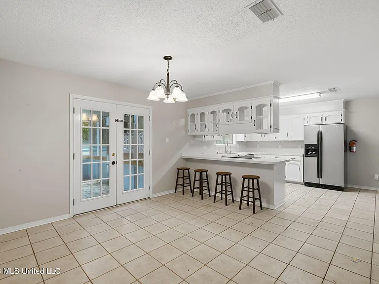 122 Booth Cir — Photo 9