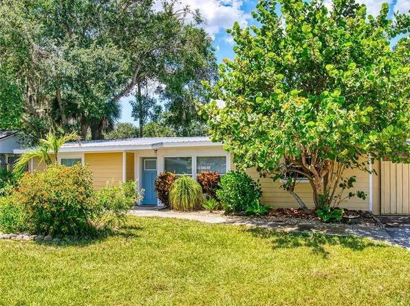 706 Lynn Ave, New Smyrna Beach, FL 32168