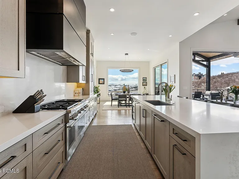 3450 E Ridgeway Dr — Photo 10