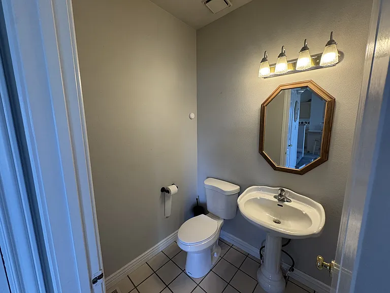 340 Rainbow Ln #B-1 — Photo 5