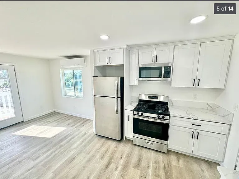1406 Olive St #B — Photo 5