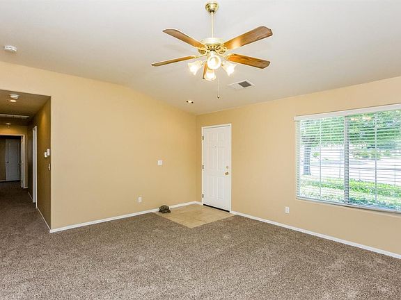 5th image of 9095 N Matus Ave