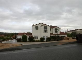 18456 Oak Park Dr, Riverside, CA 92504