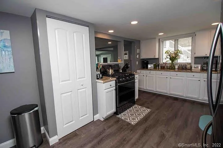 21 Groveway #21 — Photo 20