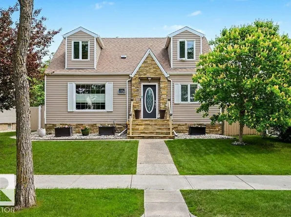 11539 141st St NW, Edmonton, AB T5M 1T7