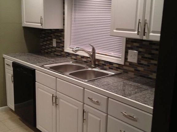 Great kitchen with new cabintes and granite countertop.