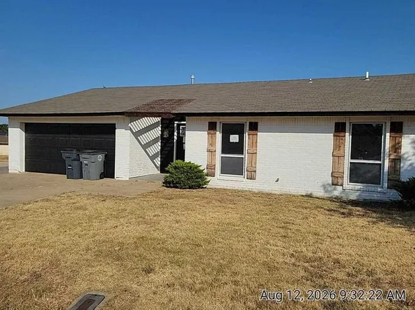 2902 NE Bellevue Cir, Lawton, OK 73507