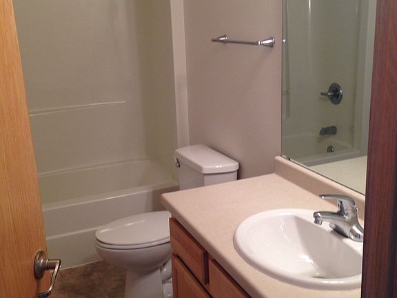 3rd image of 852 37th Ave S APT 6