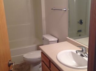 852 37th Ave S APT 3, Moorhead, MN 56560