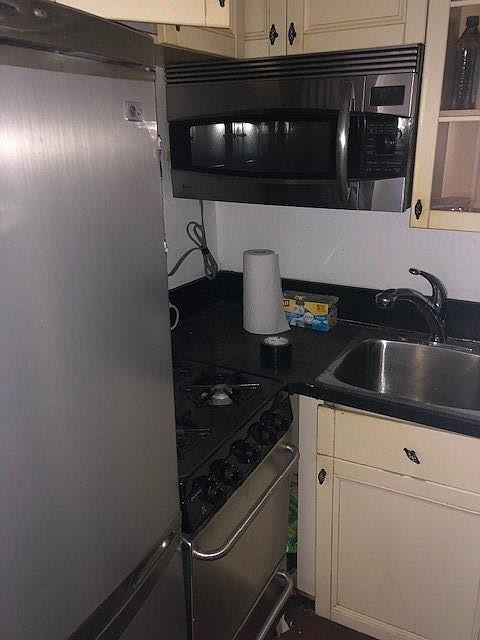 2nd image of 451 W 22nd Street 4f #4F