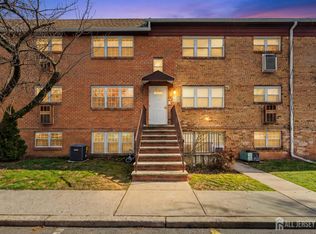 450 College Dr, Edison, NJ 08817