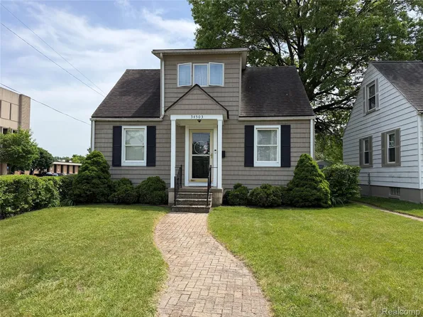 34503 Chestnut St, Wayne, MI 48184