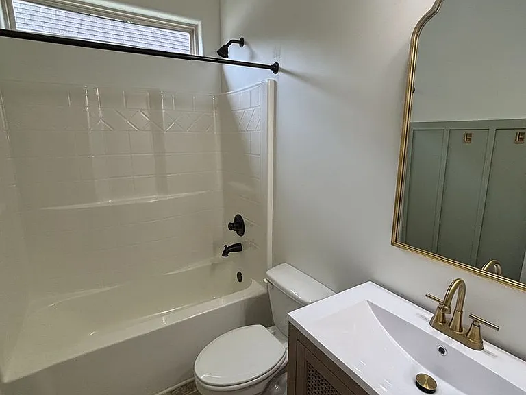 182 Sharpe St — Photo 19