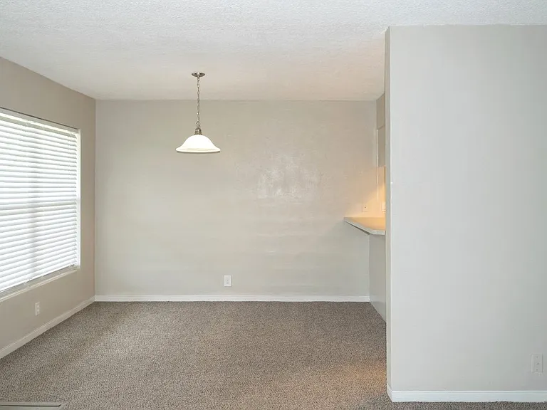 Park Apartments — Photo 23